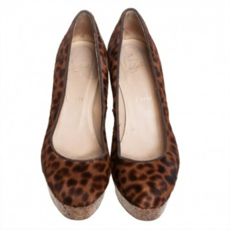 Christian Louboutin Leopard Print Pony Hair Coroclic Cork Platform Pumps Size 38 In Fair Condition For Sale In Dubai, Al Qouz 2