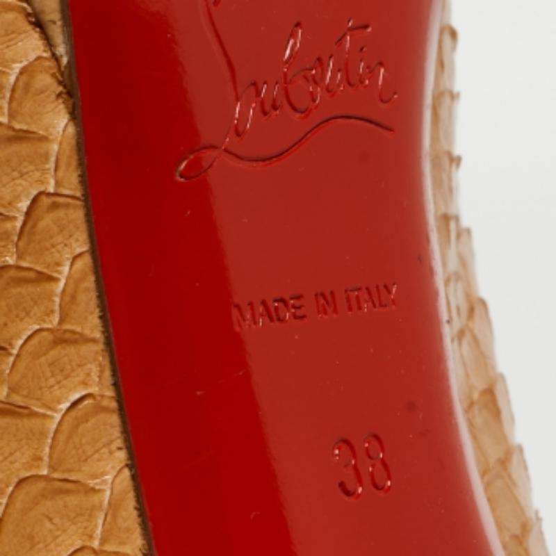 Christian Louboutin Light Brown Patent Python Grapi Pumps Size 38 For Sale 4