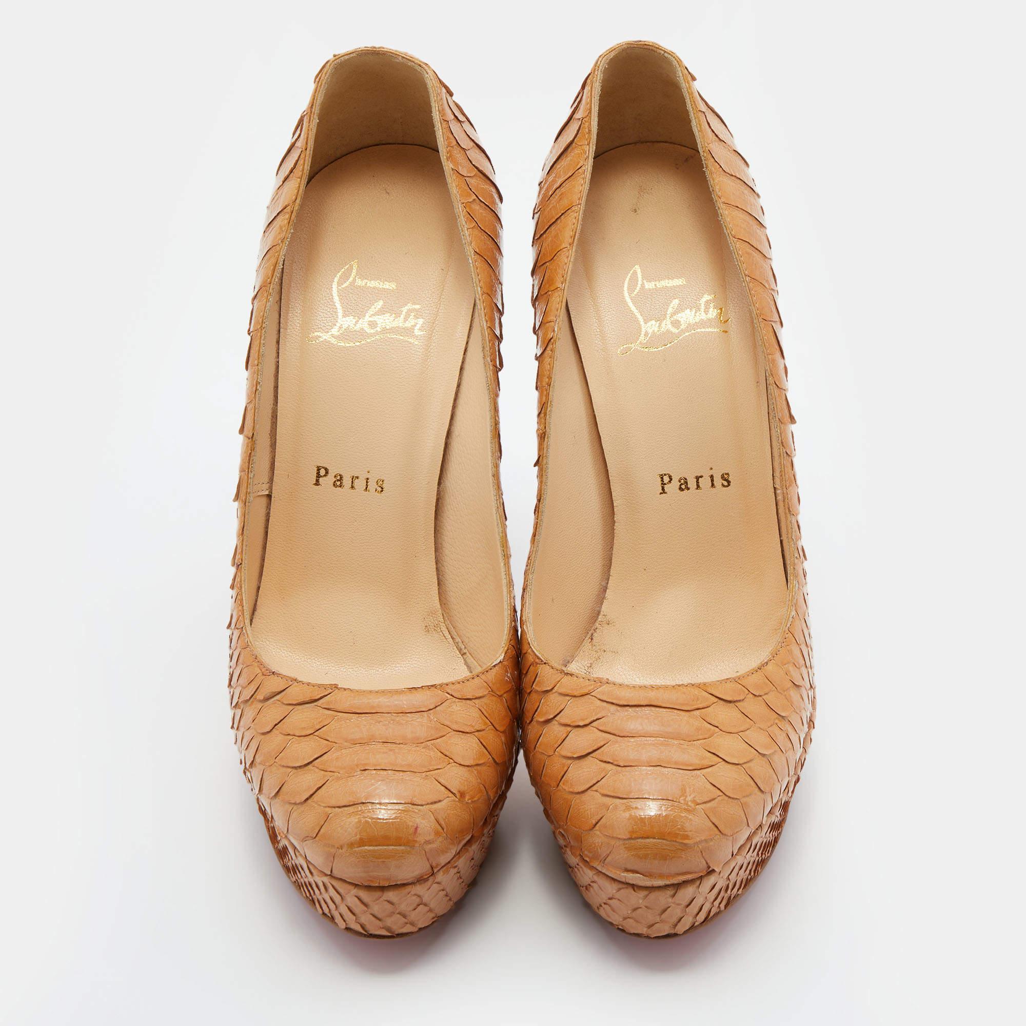 Perfectly sewn and finished to ensure an elegant look and fit, these designer shoes are a purchase you'll love flaunting. They look great on the feet.

