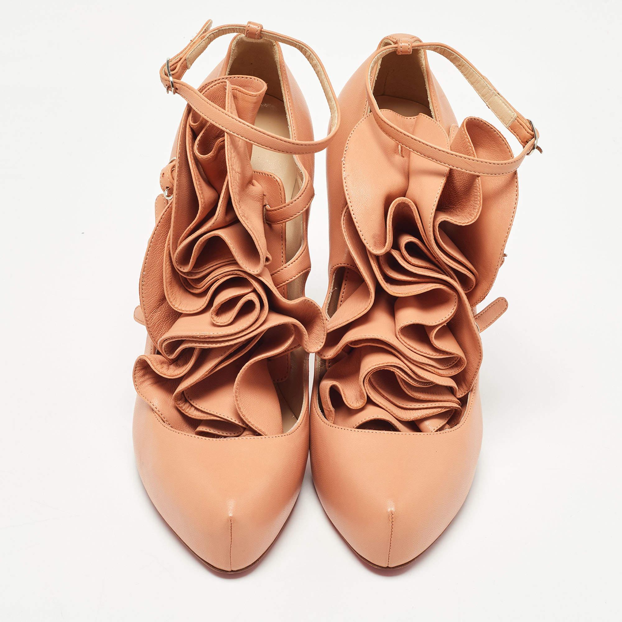 Christian Louboutin Light Orange Leather Dillian Pumps Size 38 In Good Condition In Dubai, Al Qouz 2