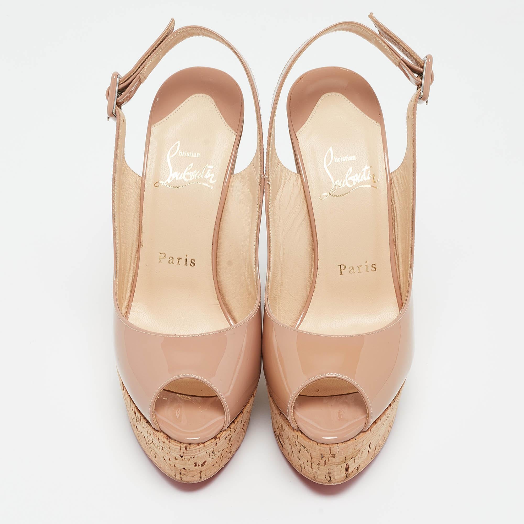 Christian Louboutin Hellrosa Lackleder Une Plume Keilsandalen Größe 37,5 (Braun)