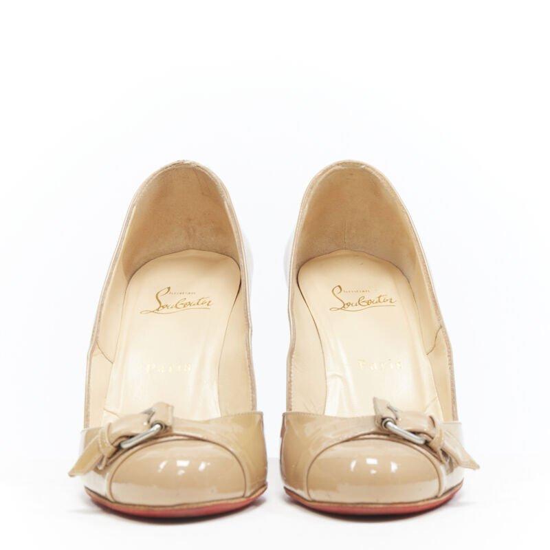 CHRISTIAN LOUBOUTIN Lilibelt 100 nackte Lackleder-Pump EU36 mit Diamanten-Schnalle (Beige)