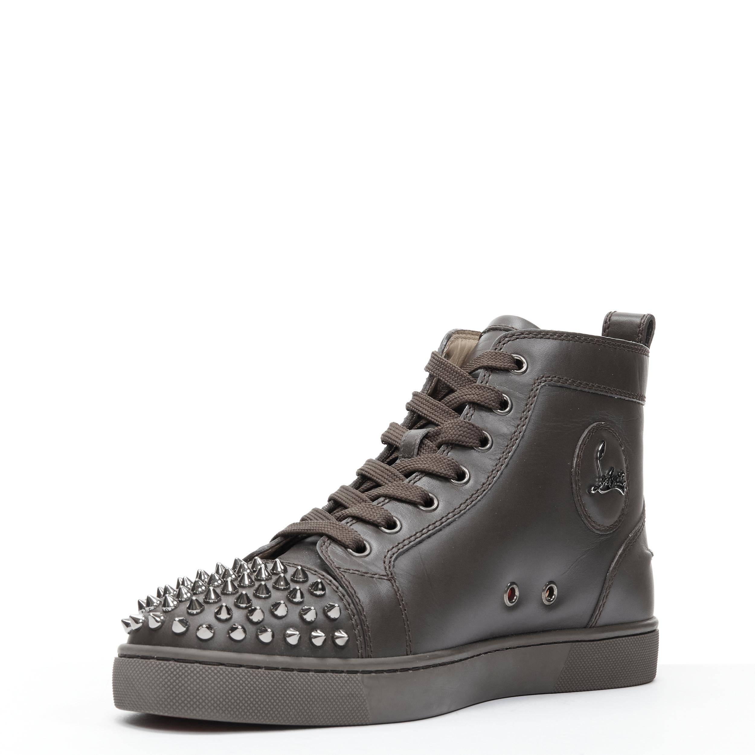 CHRISTIAN LOUBOUTIN Lou Spikes Orlatno brown studded toe high top sneaker EU40 In Excellent Condition For Sale In Hong Kong, NT