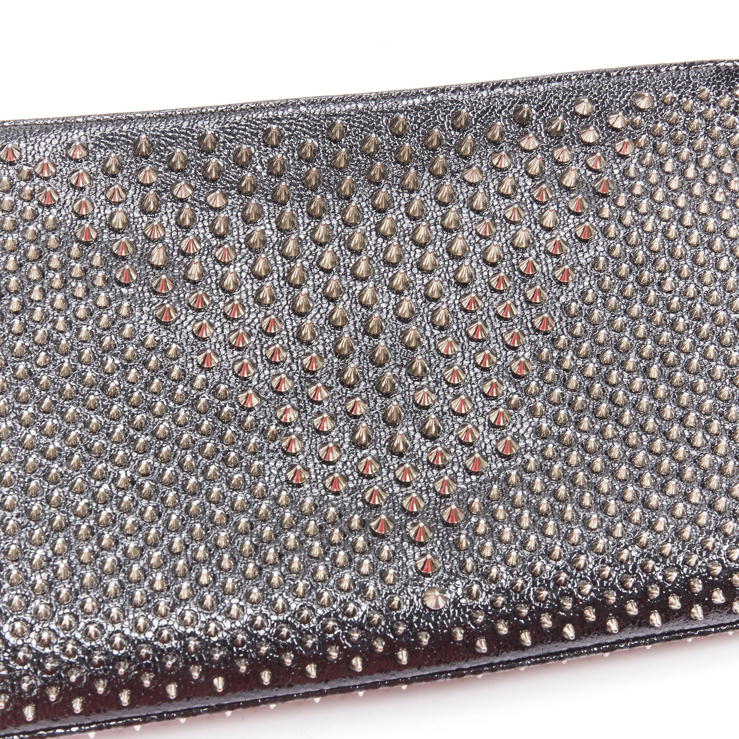 CHRISTIAN LOUBOUTIN Loubiposh noir clouté  pochette à bandoulière en vente 1
