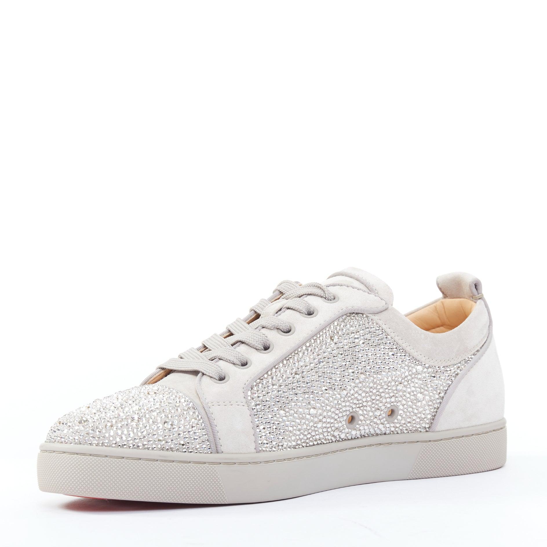 CHRISTIAN LOUBOUTIN Louis Junior - Escarpin plat en daim gris cristal argenté Excellent état - En vente à Hong Kong, NT
