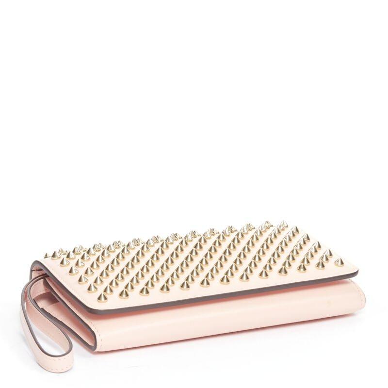 Bianco CHRISTIAN LOUBOUTIN Pochette con portafoglio con borchie a spillo Macaron rosa oro in vendita