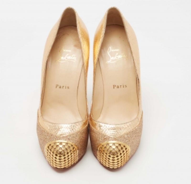 Christian Louboutin Maggi & Maggi Maggi en cuir et paillettes Taille 36.5 Bon état - En vente à Dubai, Al Qouz 2