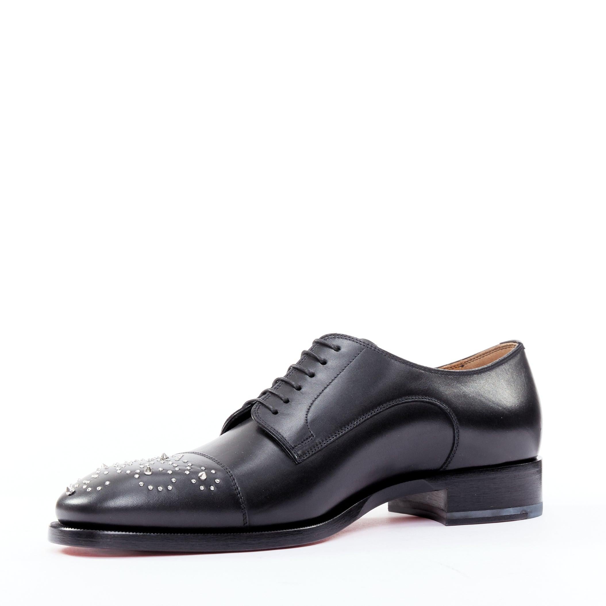 CHRISTIAN LOUBOUTIN Maltese nero impreziosito da borchie d'argento, derby in pizzo EU43 In condizioni Nuovo in vendita a Hong Kong, NT