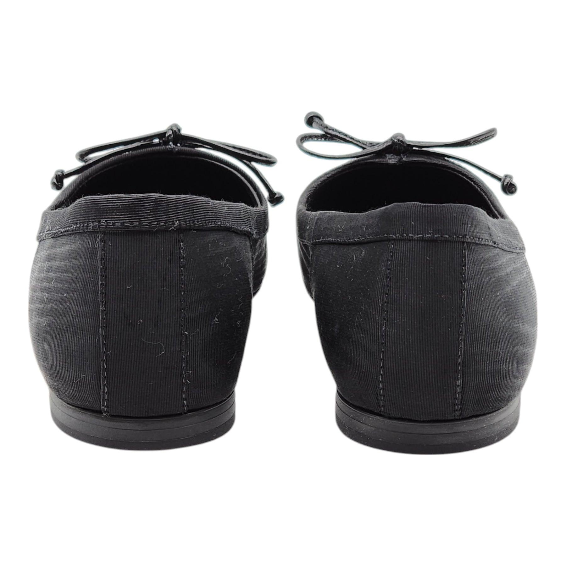 Christian Louboutin Mamadrague Ballet Flats Fabric in Black In Excellent Condition For Sale In Los Angeles, CA