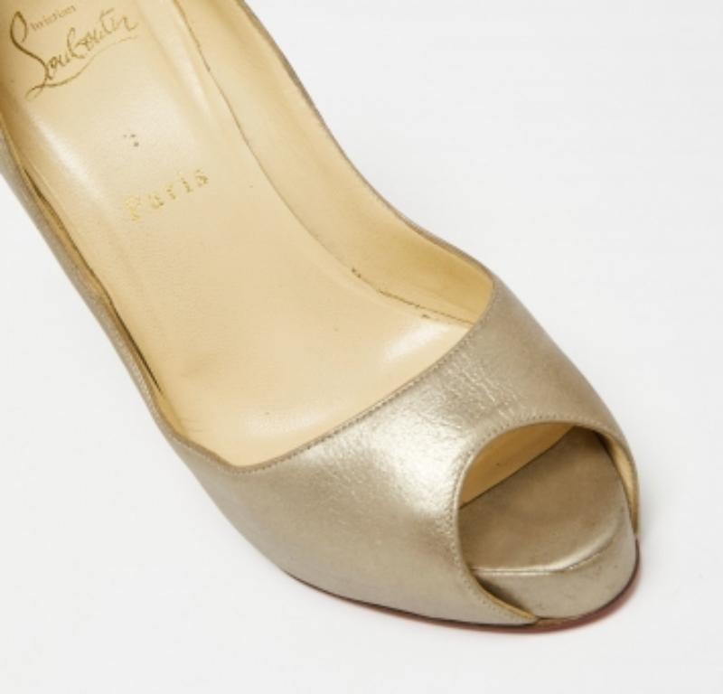 Christian Louboutin Metallic Beige Leather Very Prive Peep-Toe Pumps Size 37.5 For Sale 1