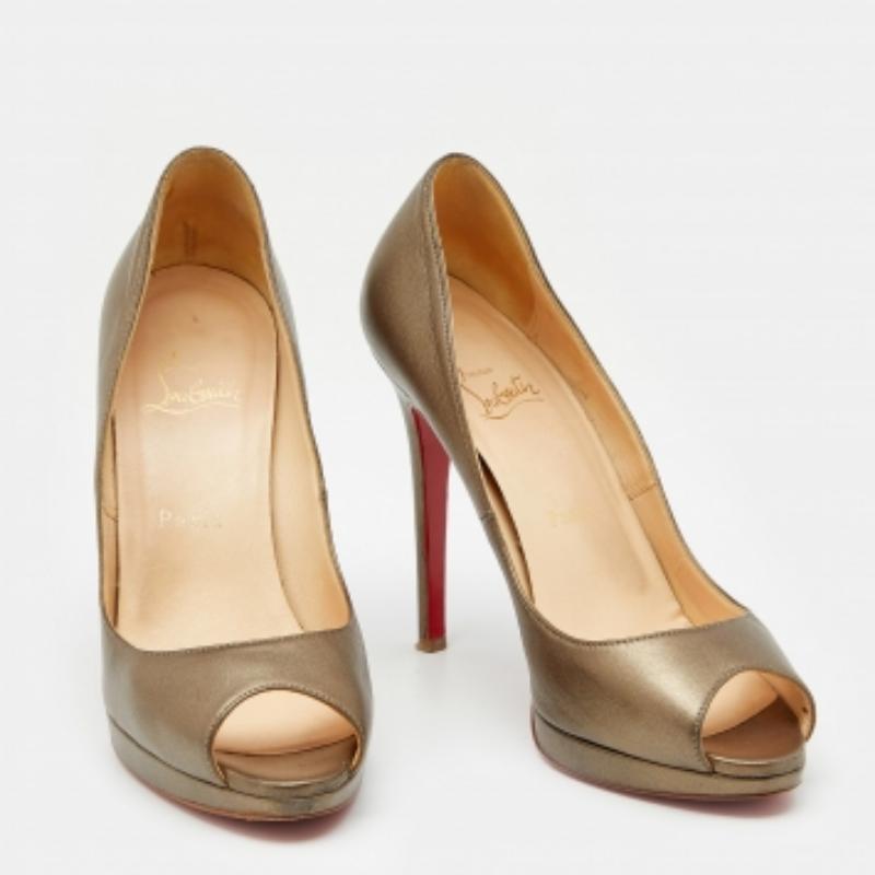 Brown Christian Louboutin Metallic Bronze Leather Yolanda Peep Toe Pumps Size 37 For Sale