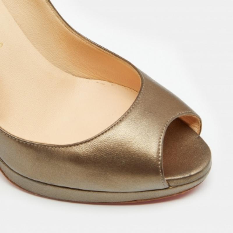 Women's Christian Louboutin Metallic Bronze Leather Yolanda Peep Toe Pumps Size 37 For Sale