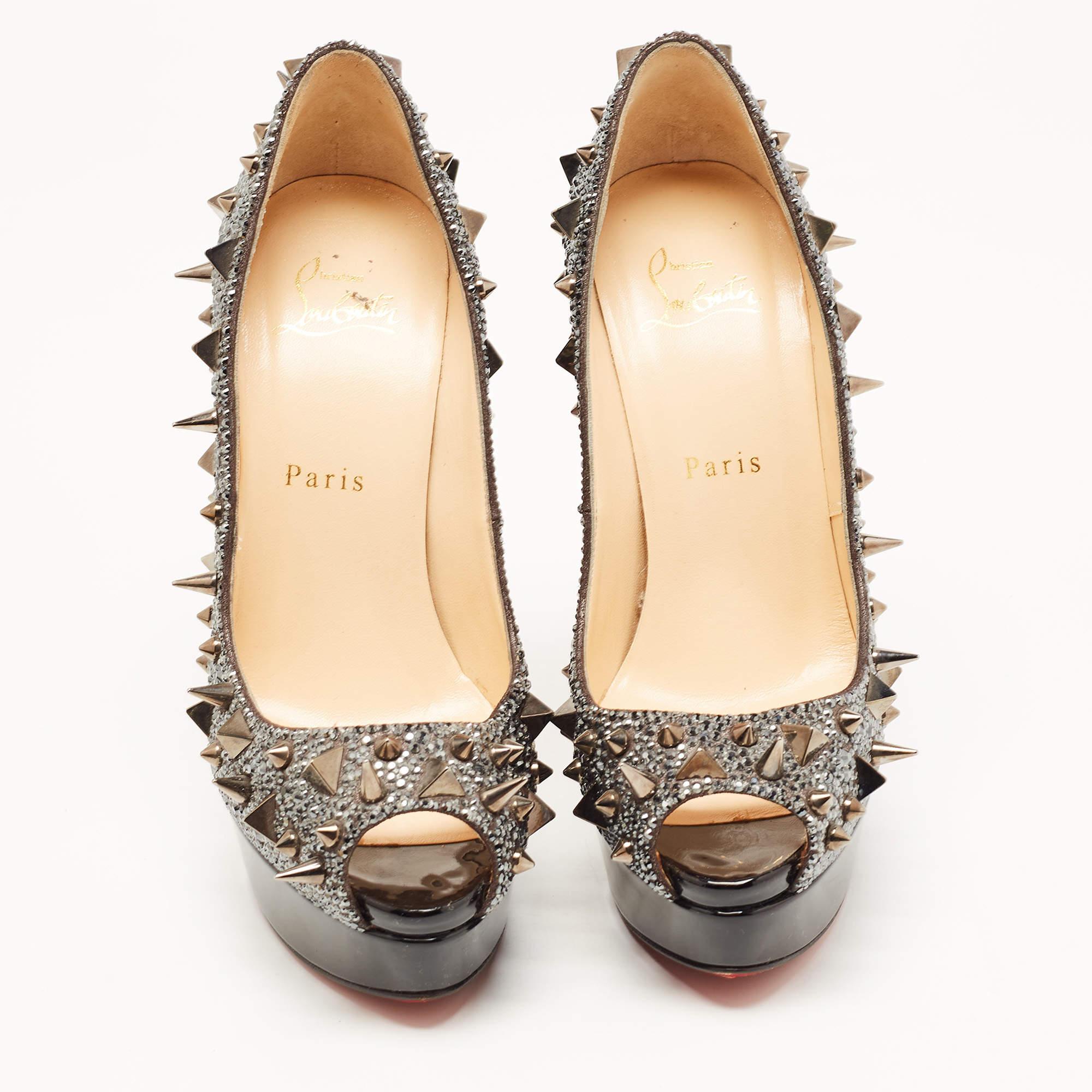 These spike pumps from Christian Louboutin are meant to be a loved choice. Wonderfully crafted and balanced on sleek heels, the pumps will lift your feet in a stunning silhouette.

