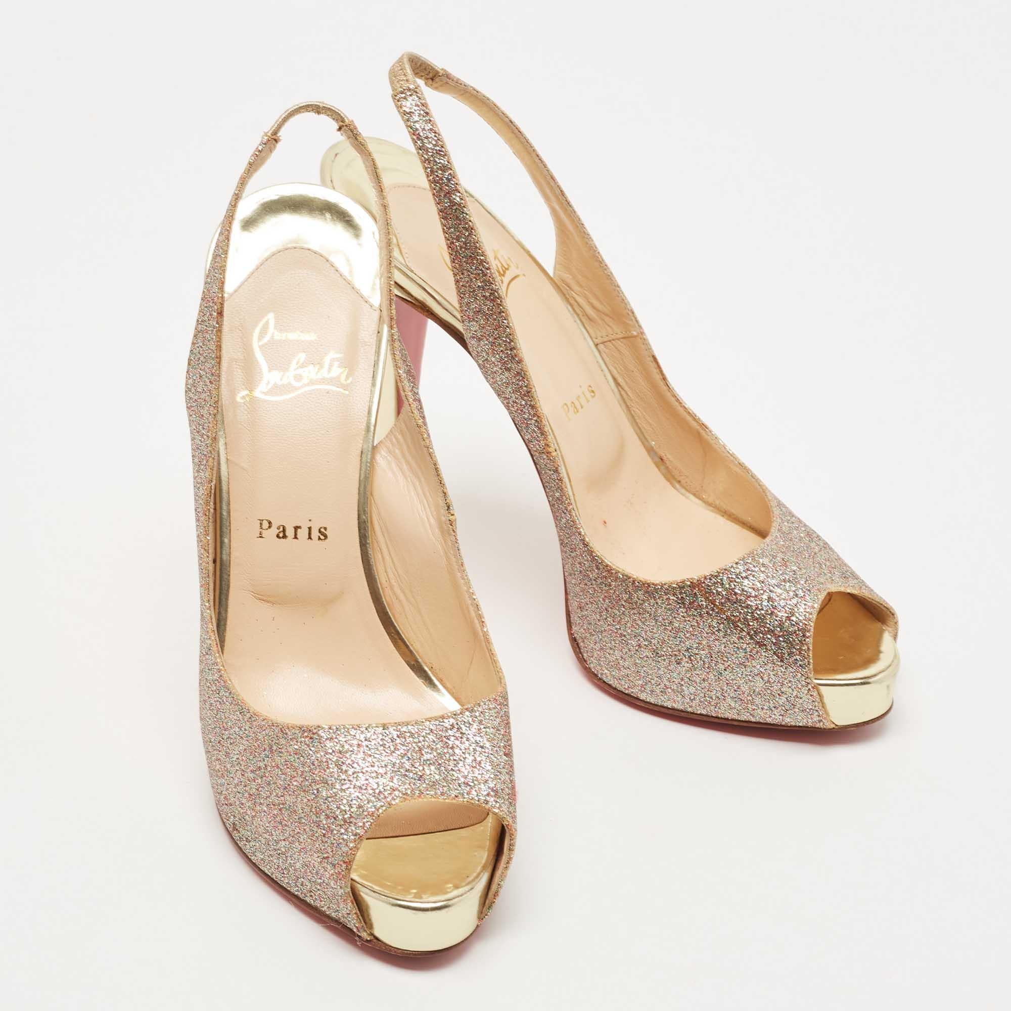 Christian Louboutin Metallic Gold Glitter Private Number Sandals Size 39 In Good Condition In Dubai, Al Qouz 2