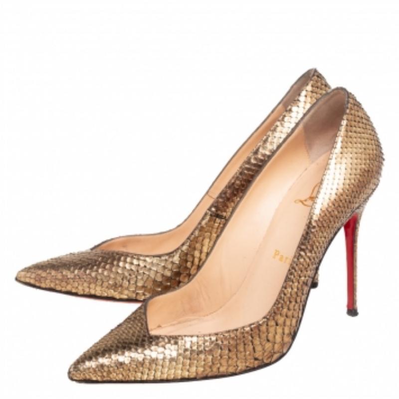 De las mujeres Christian Louboutin Bombas Completa Piel de Serpiente Oro Metalizado Talla 37.5 en venta