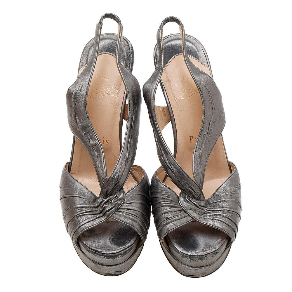 Gris Christian Louboutin Sandales à talons compensés gris métallisé Taille 36,5