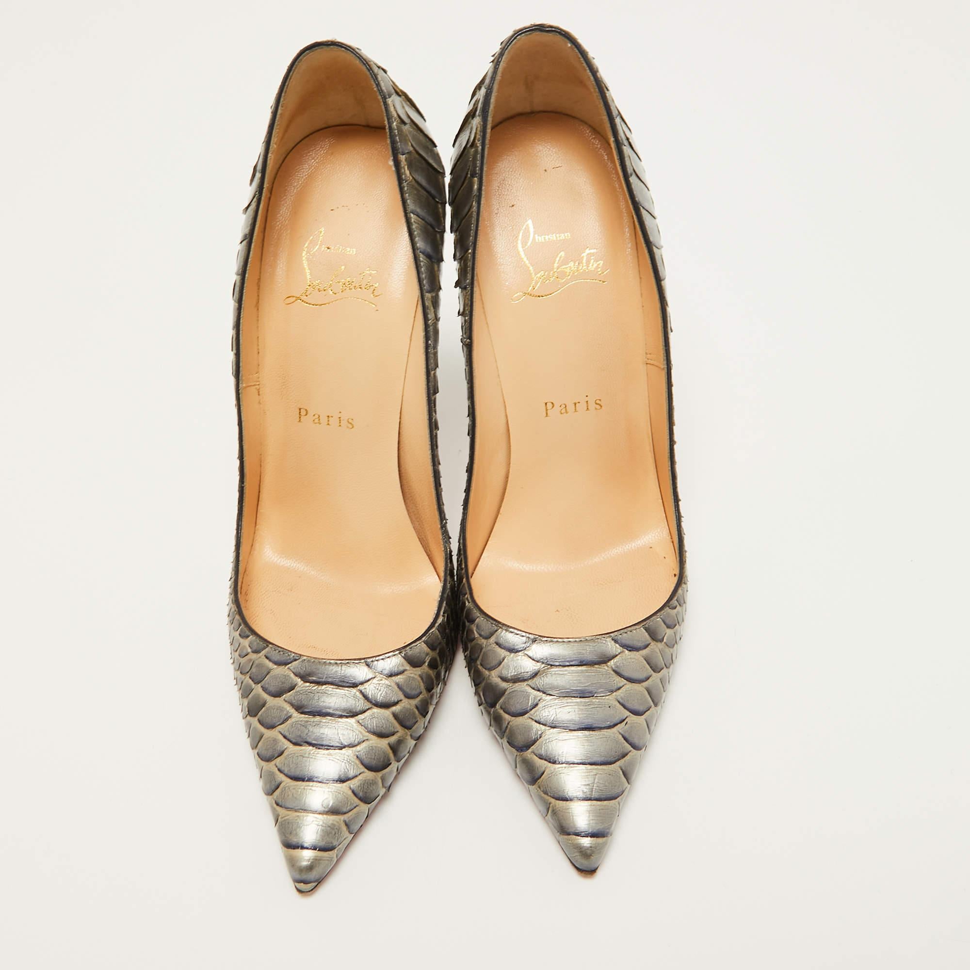 Named after English model Kate Moss, this pair of Christian Louboutin So Kate pumps reflects elegance and sophistication in every step. Proving the brand's expertise in the art of stiletto making, it has been diligently crafted from python leather