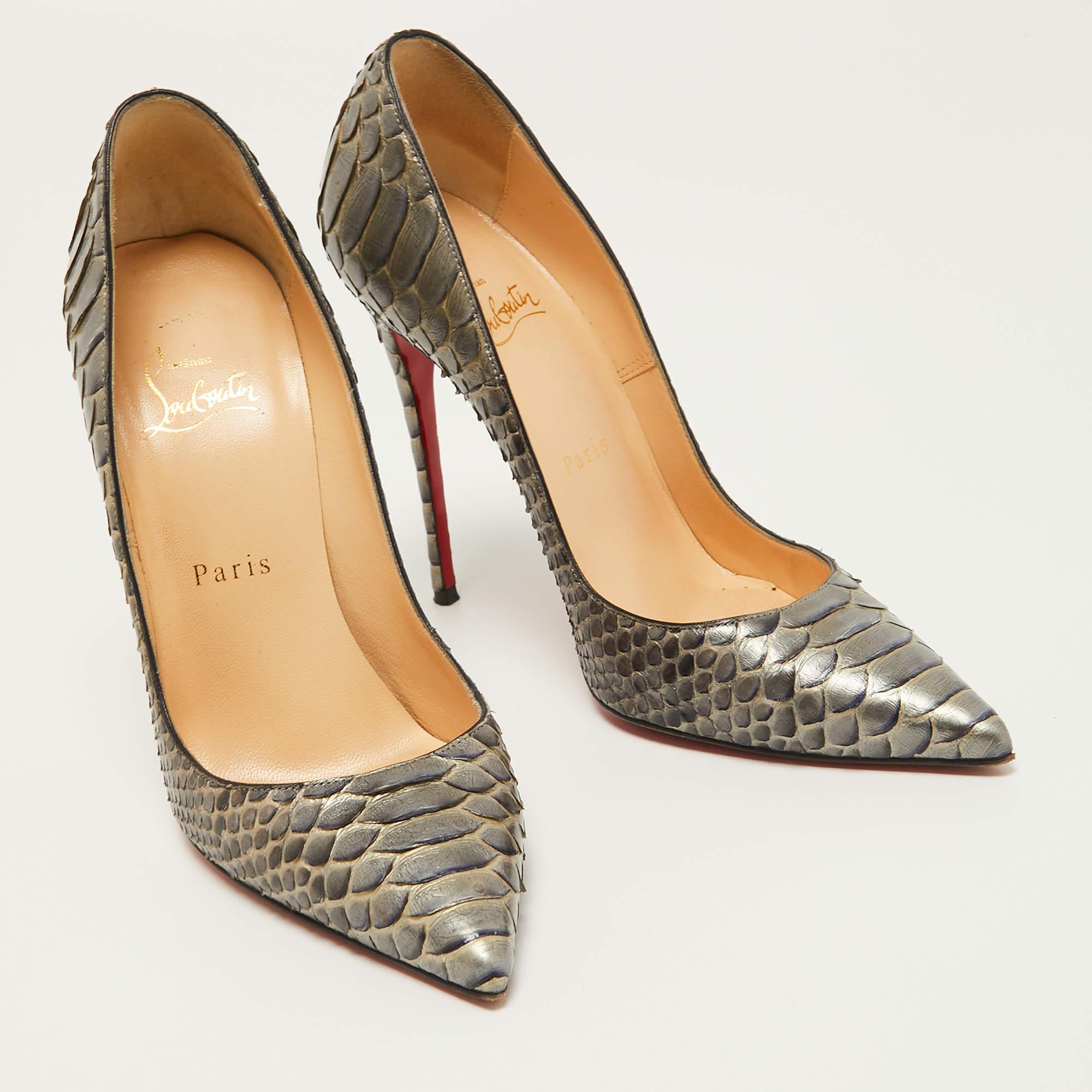 Christian Louboutin Metallic Grey Python So Kate Pumps Size 37.5 In Good Condition In Dubai, Al Qouz 2
