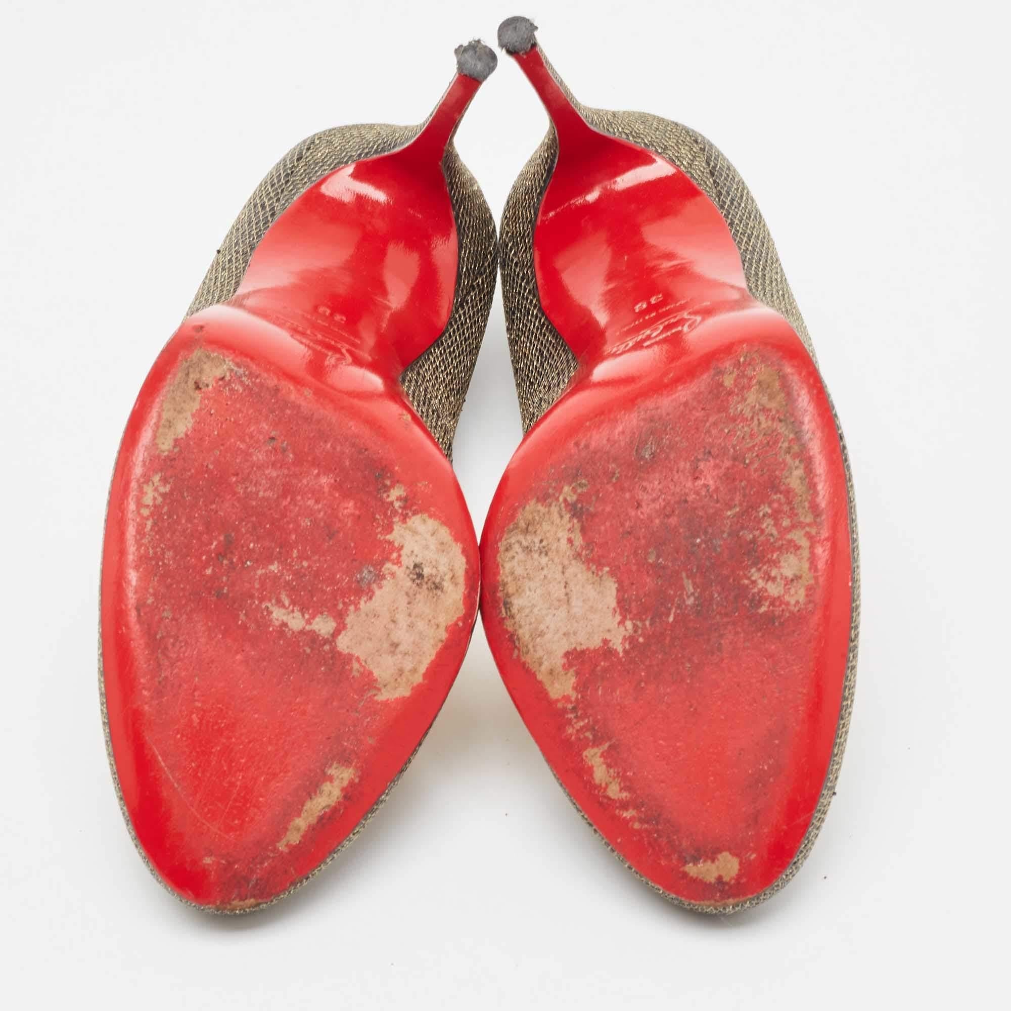 Christian Louboutin escarpins à bout rond Fifi en tissu lurex métallisé taille 38 en vente 1