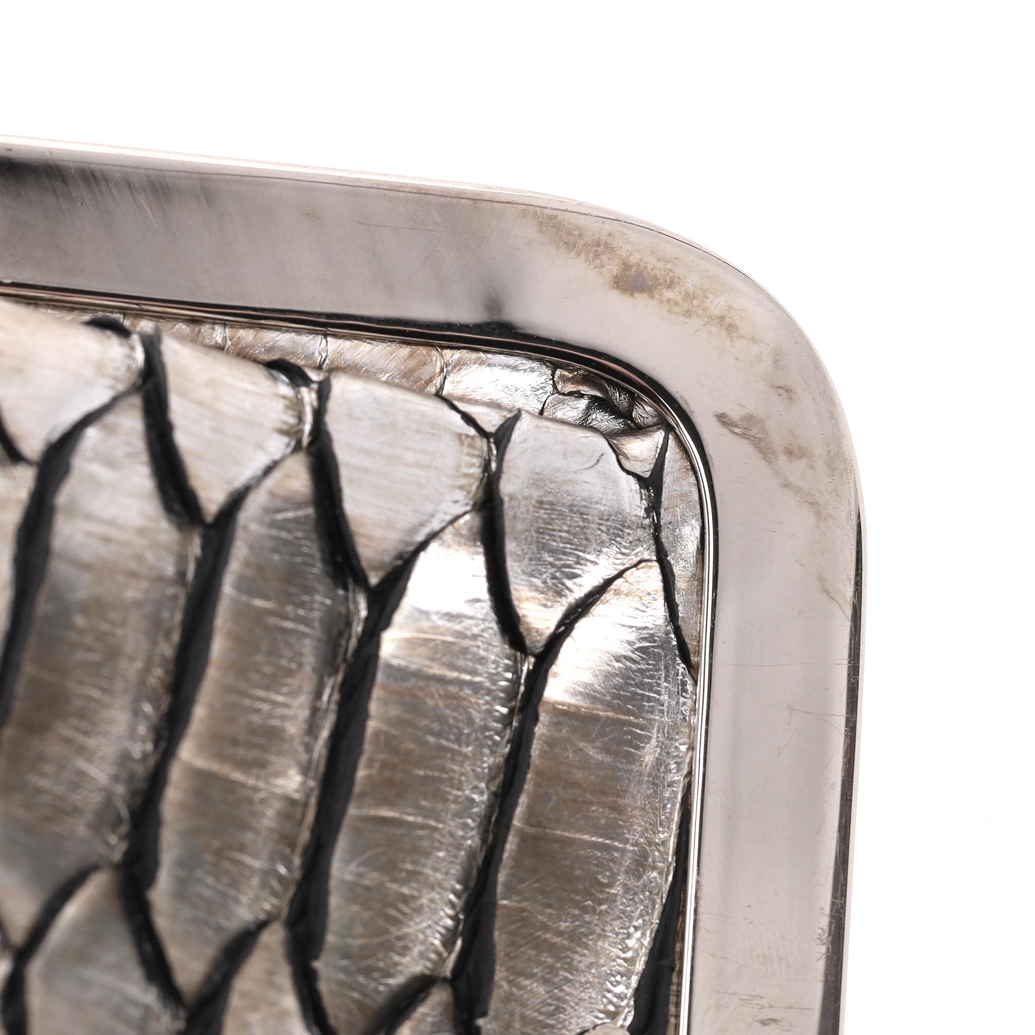 Christian Louboutin Metallic Python Skin Loubi Lula Mini Frame Clutch Bag in vendita 6