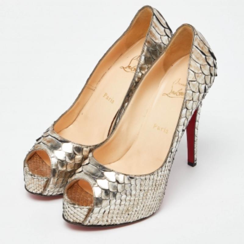 Christian Louboutin Metallic Python Very Prive Pumps Größe 39 im Angebot 2