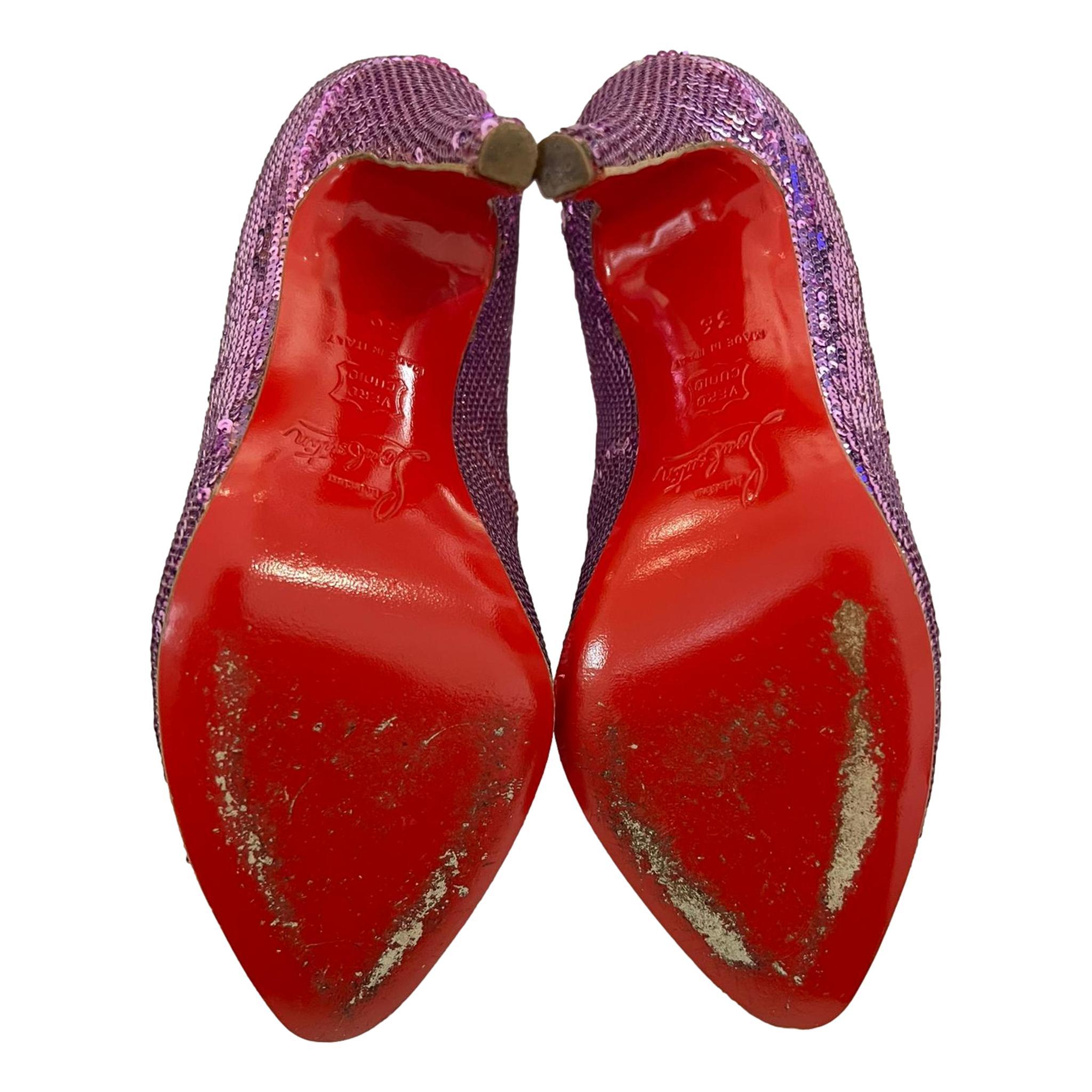 Escarpins à paillettes métalliques Christian Louboutin en vente 1
