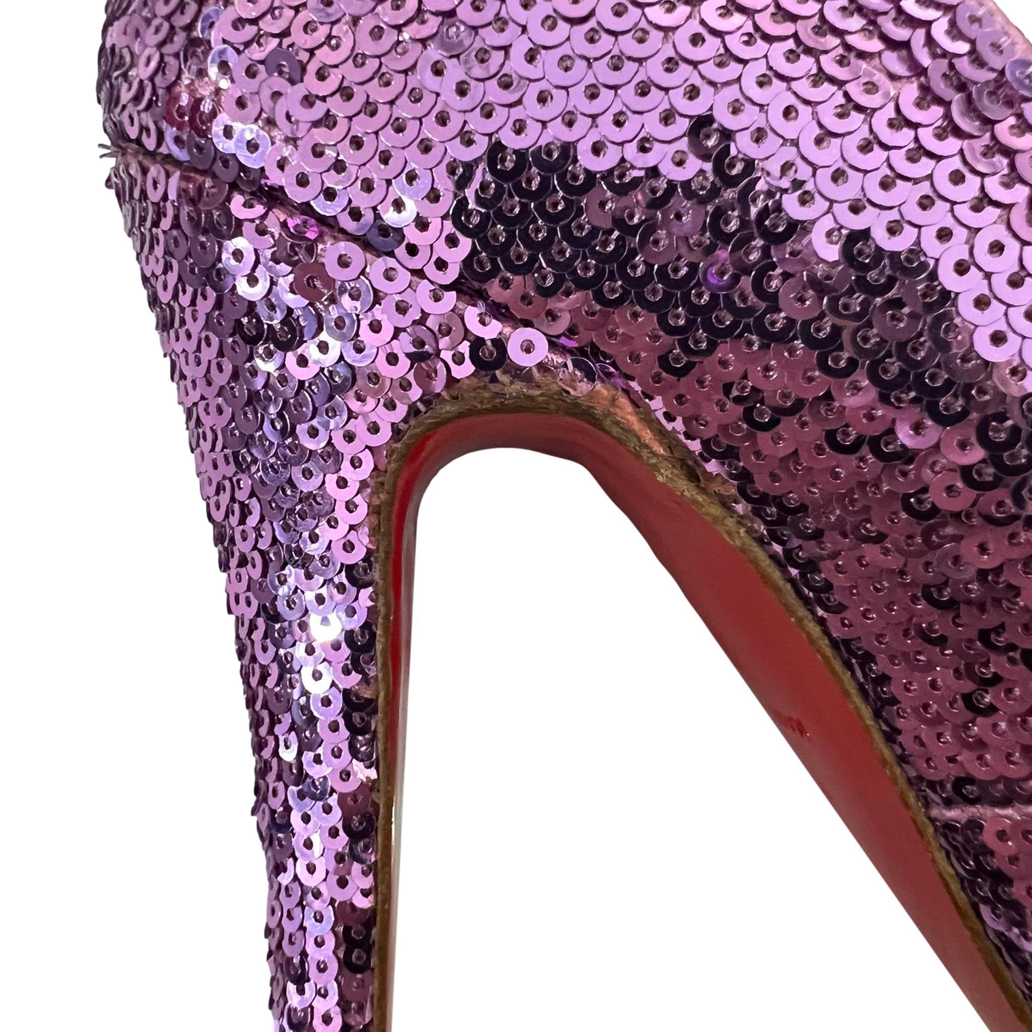 Escarpins à paillettes métalliques Christian Louboutin en vente 2
