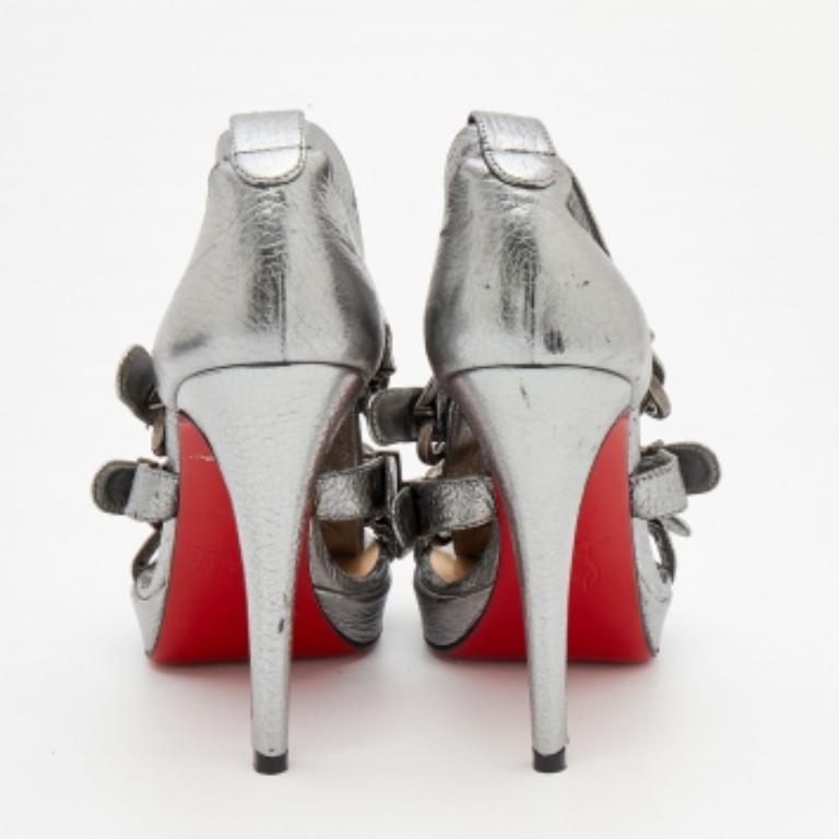 Christian Louboutin Metallic Silver Leather Buckle Sandals Size 35.5 For Sale 2