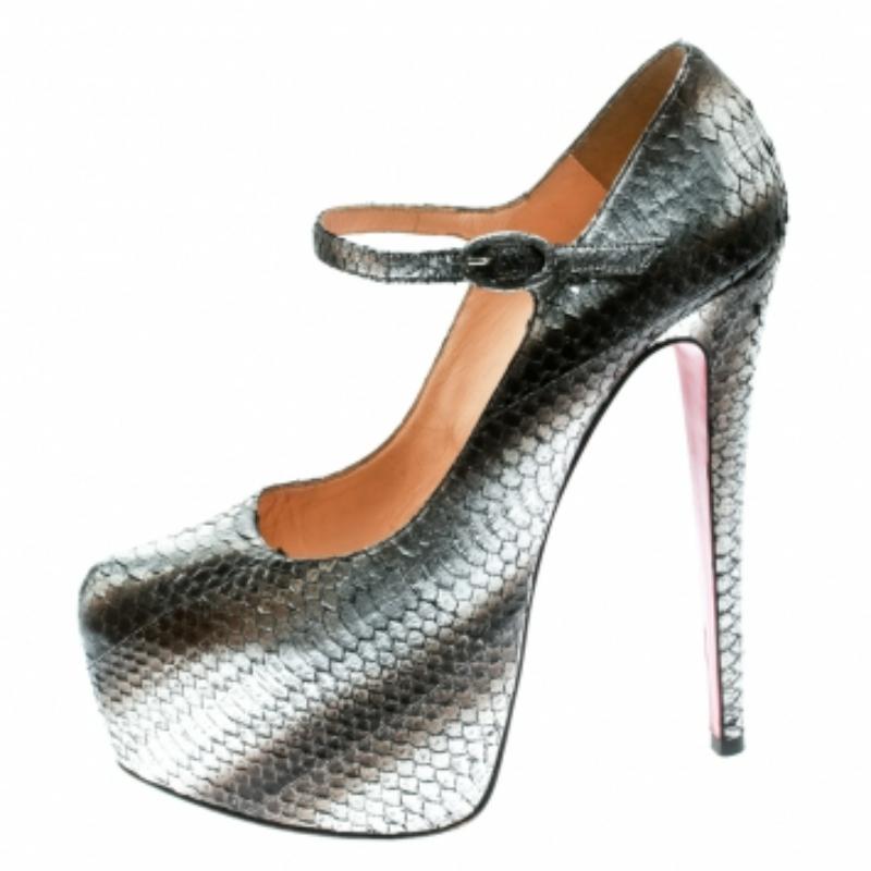 Christian Louboutin escarpins à plateforme daffodile serpent d'eau argenté métallisé taille 38 en vente