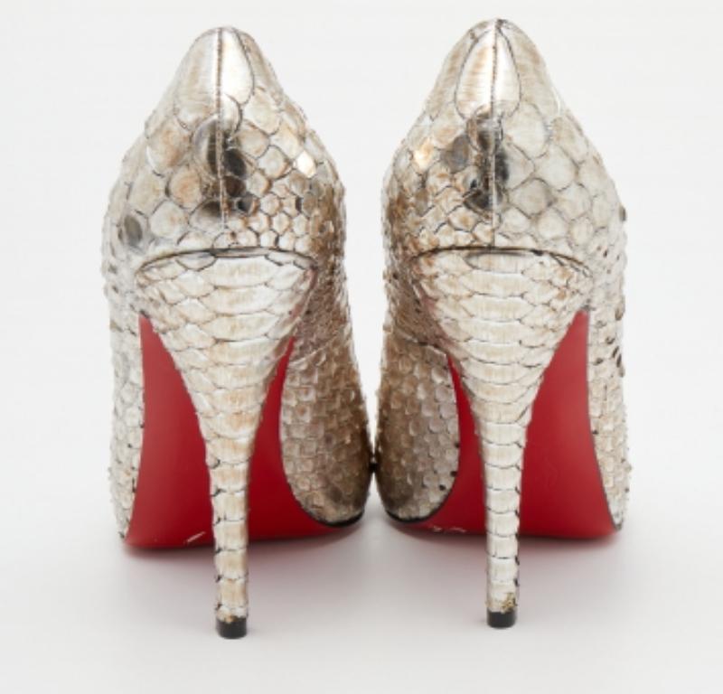 Christian Louboutin Bombas Metálicas de Pitón en Dos Tonos Very Prive Peep Toe Talla 38 en venta 1