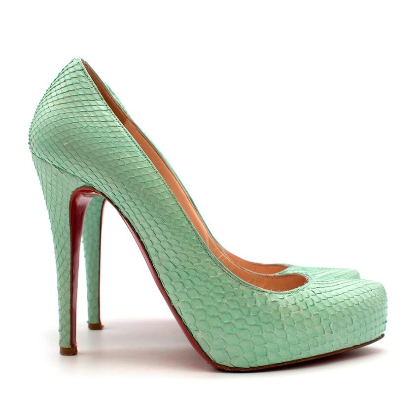 Christian Louboutin Mint Green Snakeskin Pumps

-Luxurious snakeskin 
-Gorgeous mint green hue 
-Soft leather lining 
-Legendary signature red soles 
-Pointy toes 
-Original dust bag 

Materials:
Main- snakeskin
Lining-leather 
Soles-leather 

Made