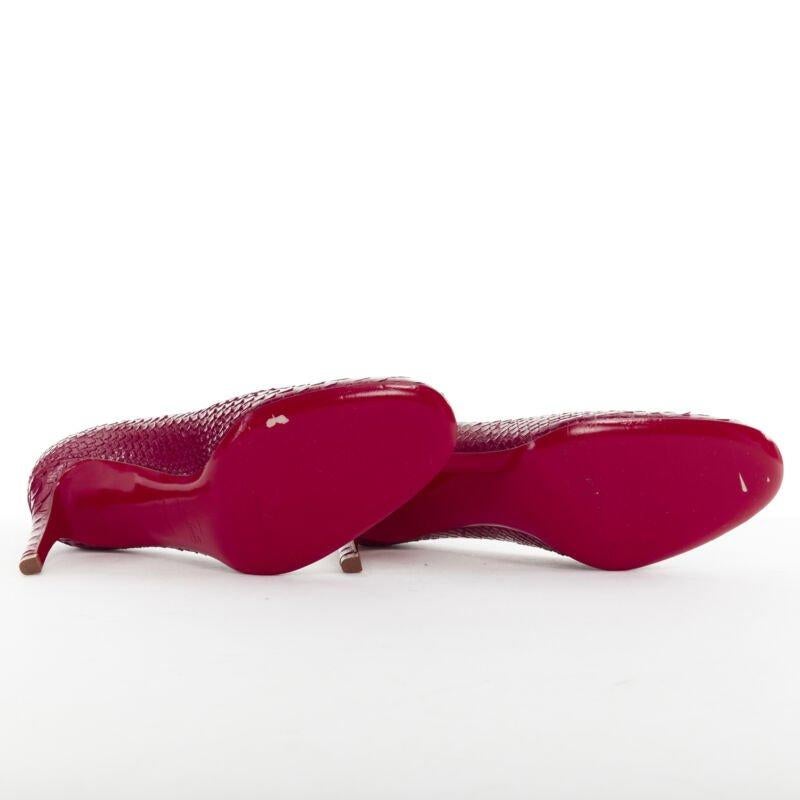 CHRISTIAN LOUBOUTIN Escarpins à bout rond en cuir rouge brillant Miss Gena 85 EU36.5 en vente 5