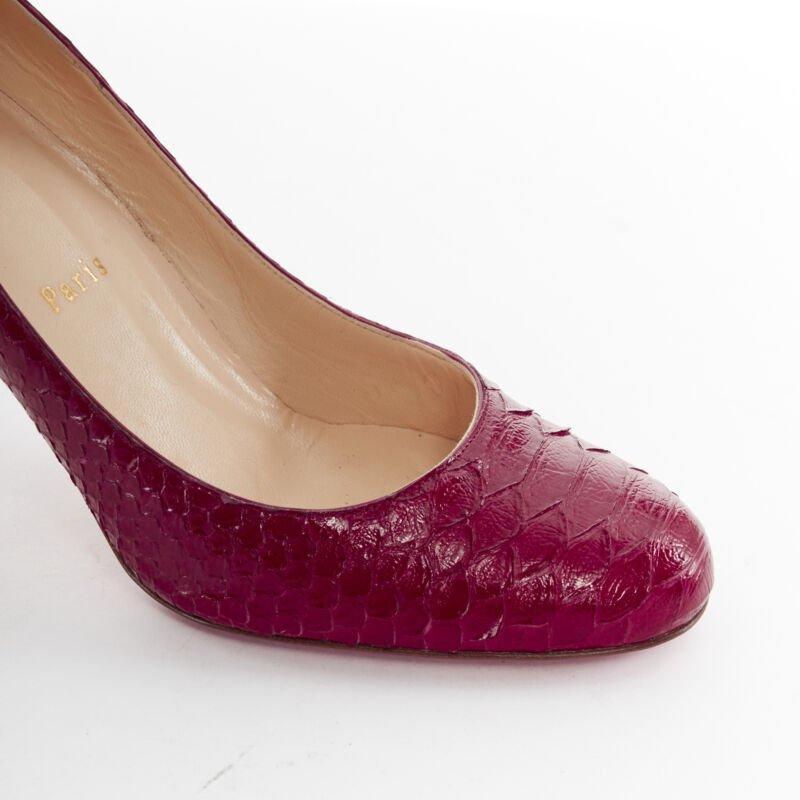 CHRISTIAN LOUBOUTIN Escarpins à bout rond en cuir rouge brillant Miss Gena 85 EU36.5 en vente 2