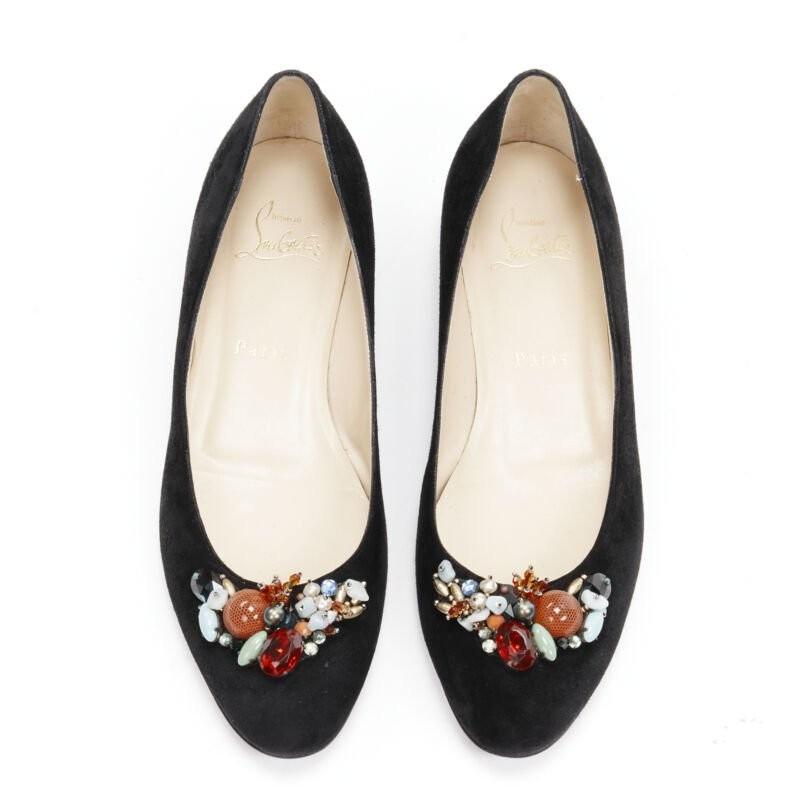 bailarinas CHRISTIAN LOUBOUTIN de ante negro con adornos de piedras de cristal EU37.5
Referencia: TGAS/B01856
Marca: Christian Louboutin
Model No: Bailarinas de ante con adornos
Material: Ante
Color: Negro
Patrón: Sólido
Forro:  Piel
Fabricado en: