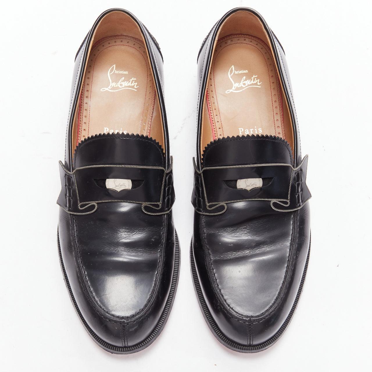 CHRISTIAN LOUBOUTIN Monono black silver logo penny leather loafers EU42
Reference: JSLE/A00083
Brand: Christian Louboutin
Model: Monono
Material: Leather, Metal
Color: Black, Silver
Pattern: Solid
Closure: Slip On
Lining: Nude Leather
Made in: