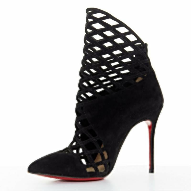 CHRISTIAN LOUBOUTIN Mrs Bouglione - Bottines pointues en daim noir à maille découpée EU35 Bon état - En vente à Hong Kong, NT