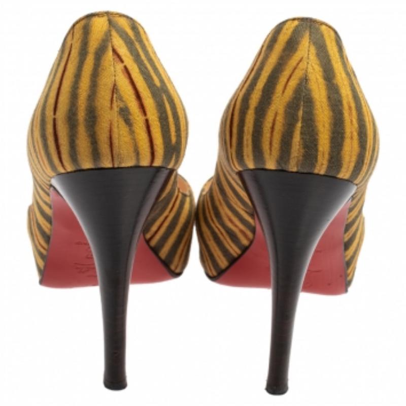 Women's Christian Louboutin Multicolor Canvas Very Prive Peep Toe Pumps Size 36.5 For Sale