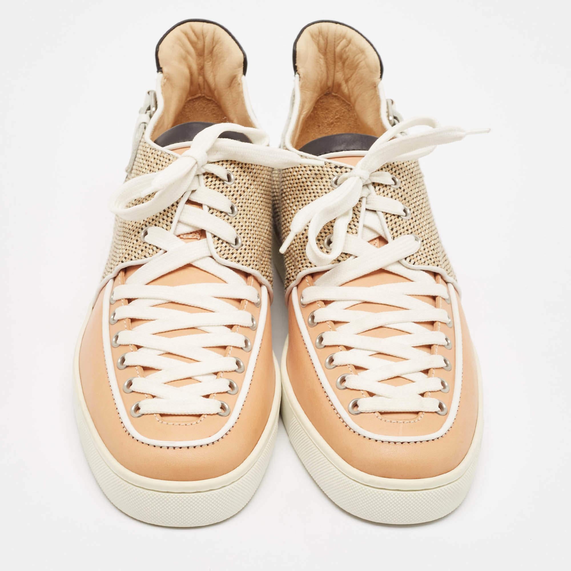 Beige Christian Louboutin Baskets multicolores à lacets, taille 45 en vente