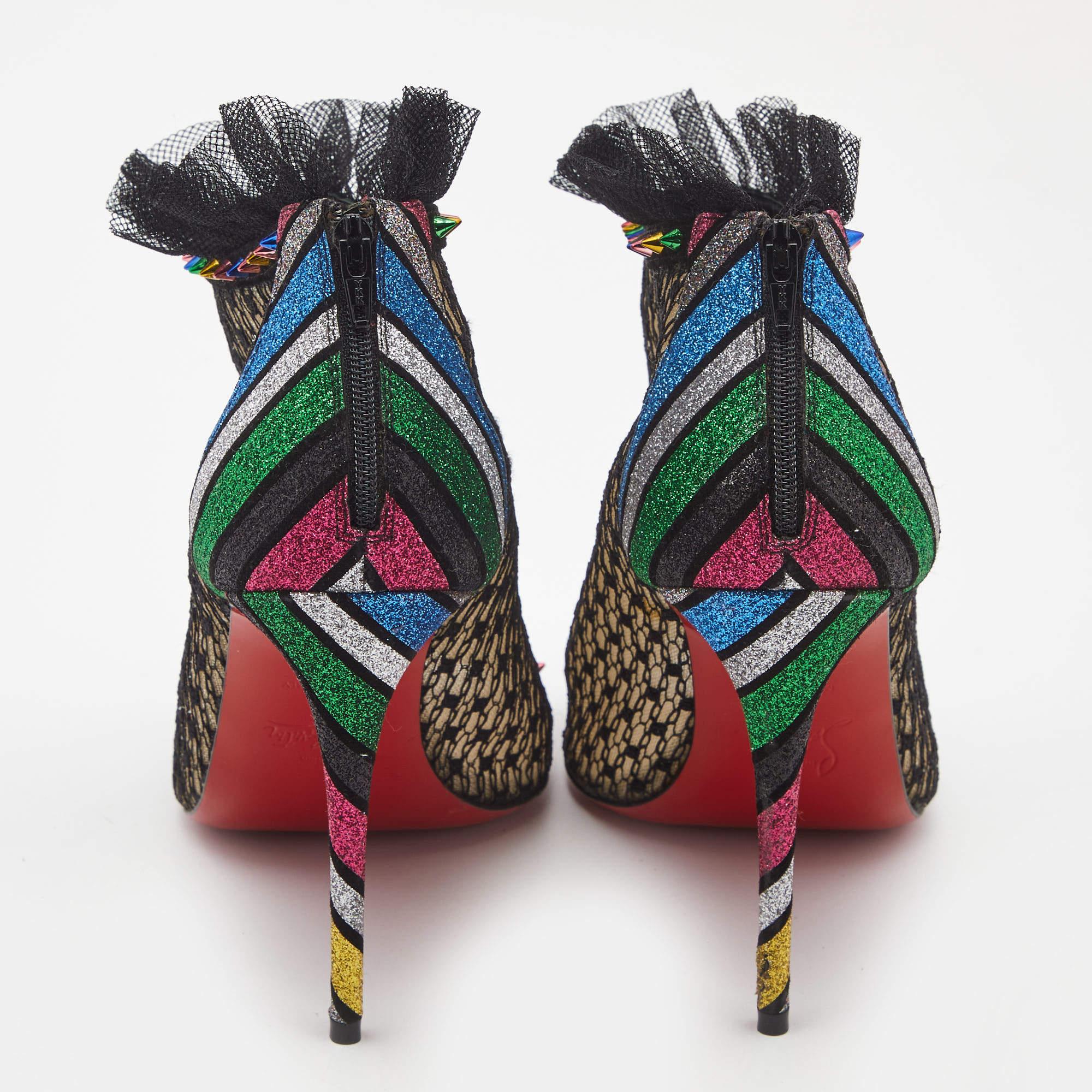 Christian Louboutin Botines Juliettra de malla y encaje multicolor Talla 37 en Bueno estado para la venta en Dubai, Al Qouz 2