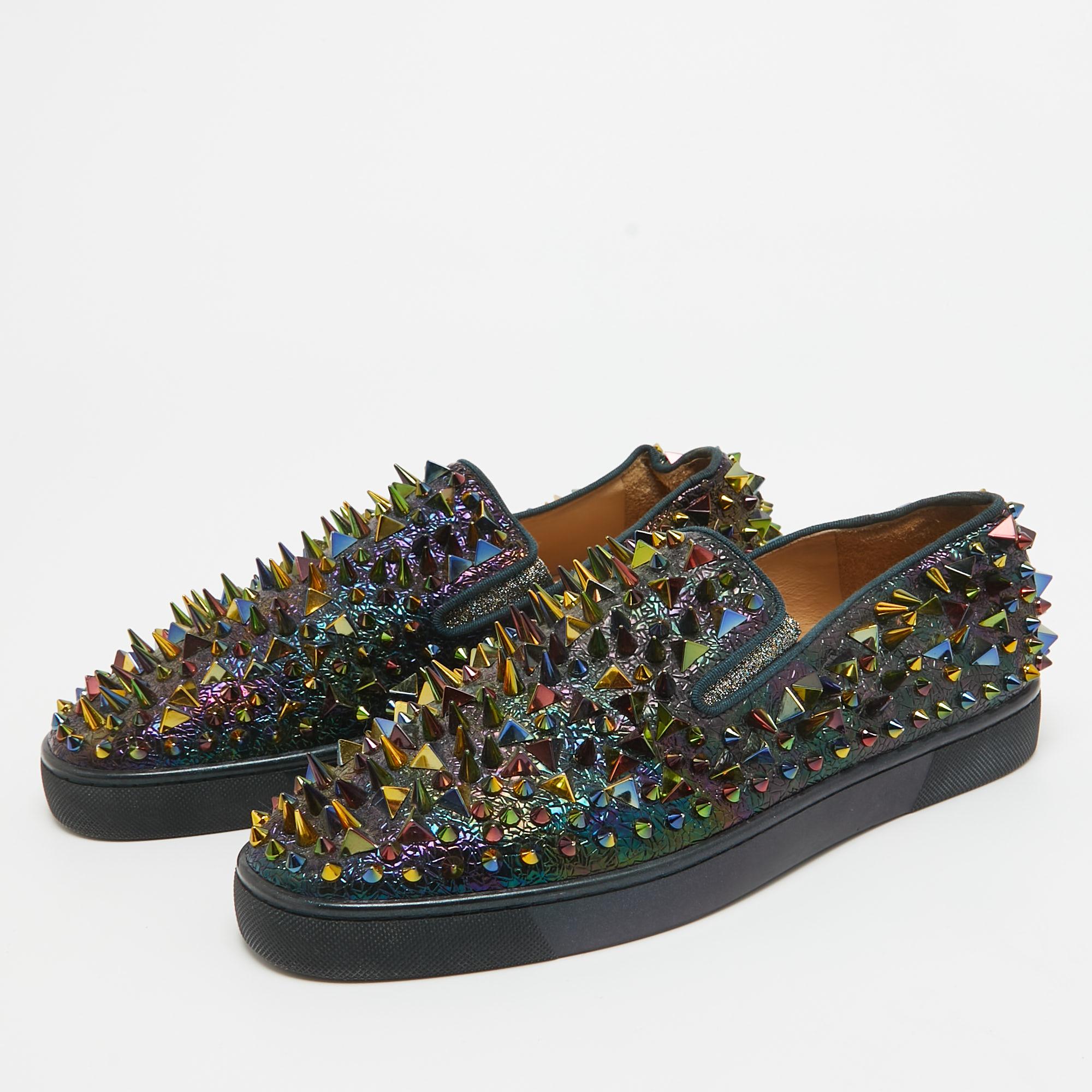 Conçues pour rehausser votre quotient stylistique tout en vous procurant du confort, ces chaussures sont fabriquées à partir des meilleurs matériaux. Associez-les à vos tenues décontractées pour un look cool.