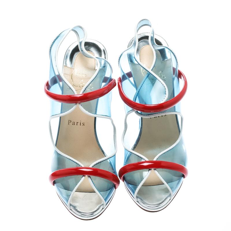 Contemporary, chic and very modern, these aqua Ronda sandals are all you need to make heads turn! They have been crafted from PVC and leather and styled with peep-toes. They flaunt a cut-out design on the vamps and come equipped with comfortable