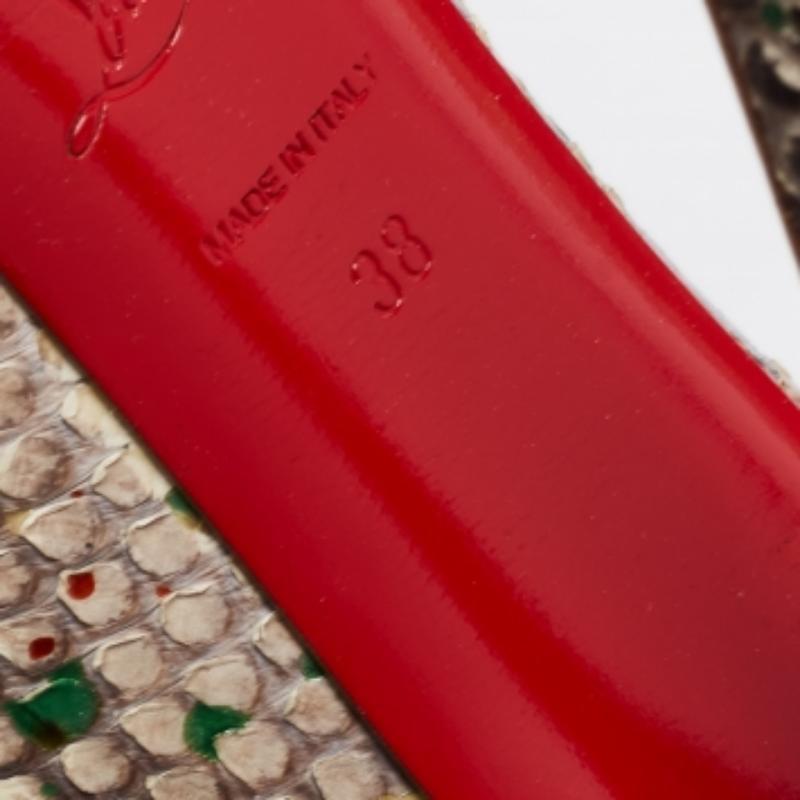 Christian Louboutin Bombas de plataforma de piel de pitón multicolor tamaño 38 en venta 3