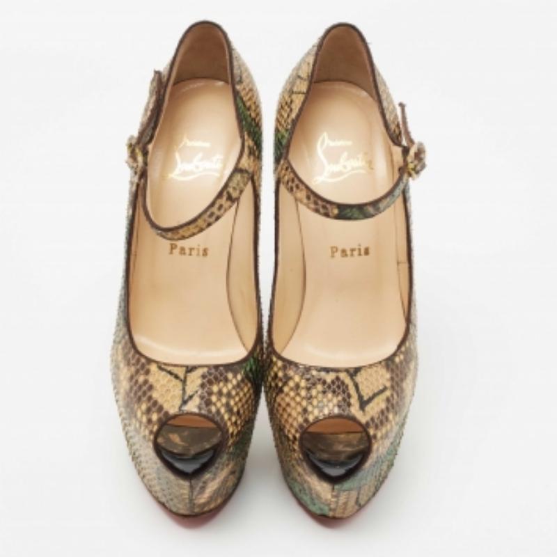 Christian Louboutin Multicolor Python Leder Lady Highness Pumps Größe 37 im Zustand „Gut“ im Angebot in Dubai, Al Qouz 2