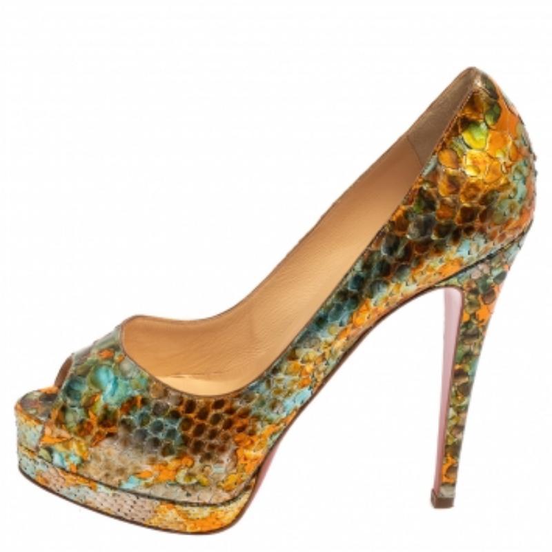 Christian Louboutin Multicolor  Python Leather Peep Toe Pumps Size 39 In Excellent Condition For Sale In Dubai, Al Qouz 2