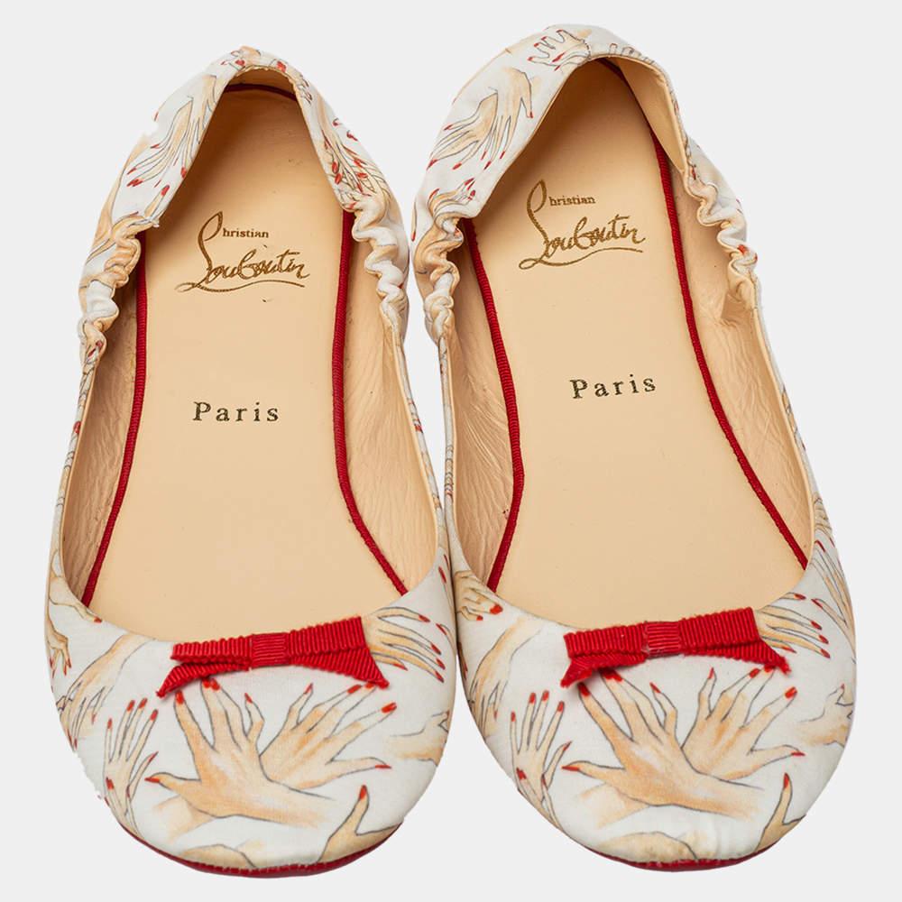 Slide your beautiful feet into these classy Christian Louboutin ballet flats. They have been crafted in printed satin and feature dainty bow detailing at the uppers. They are complete with a snug scrunch fit!

Includes
Original Dustbag, Original Box