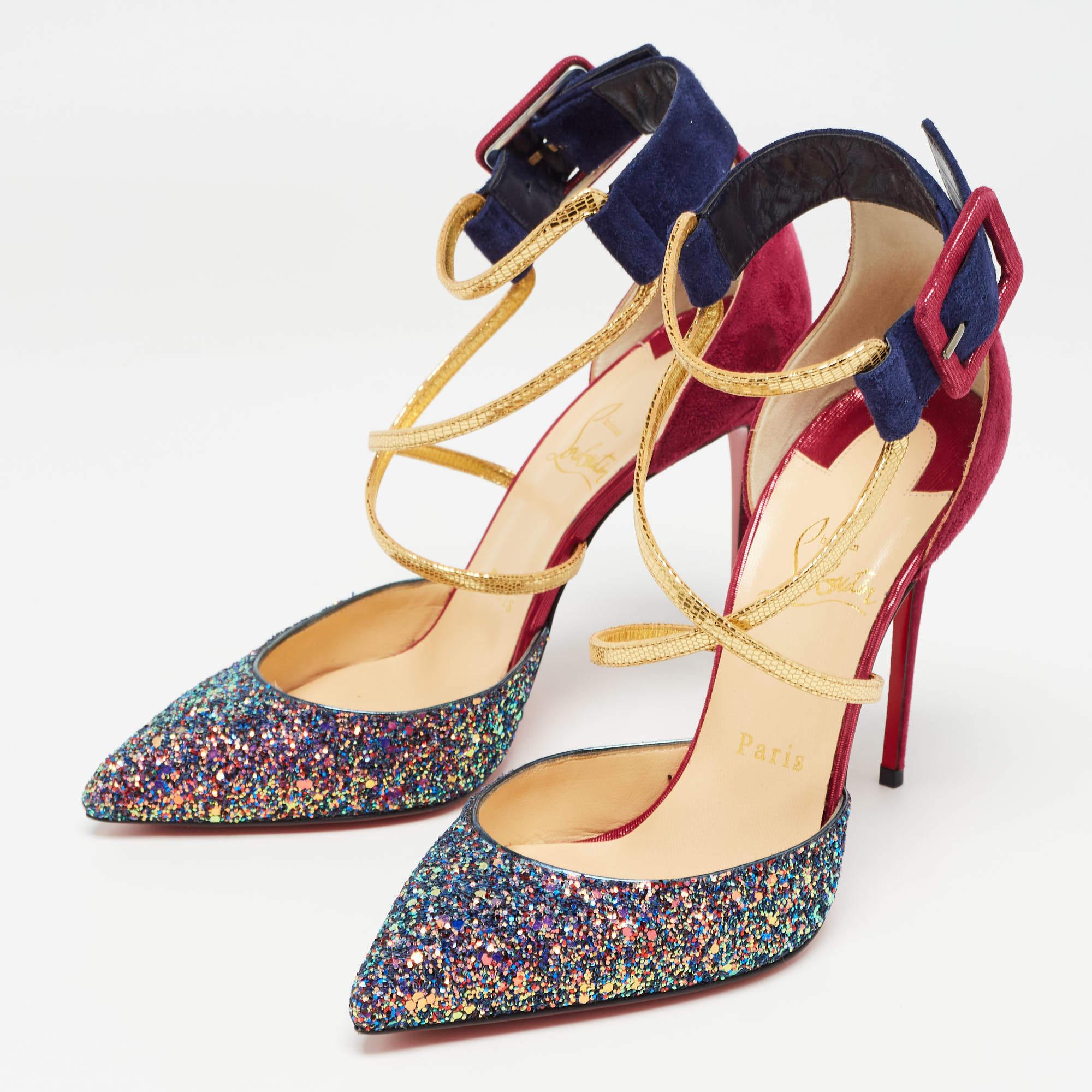 Faites preuve de chic avec ces escarpins de créateur. Elles présentent des talons robustes et des semelles durables, parfaits pour vos sorties à la mode !
