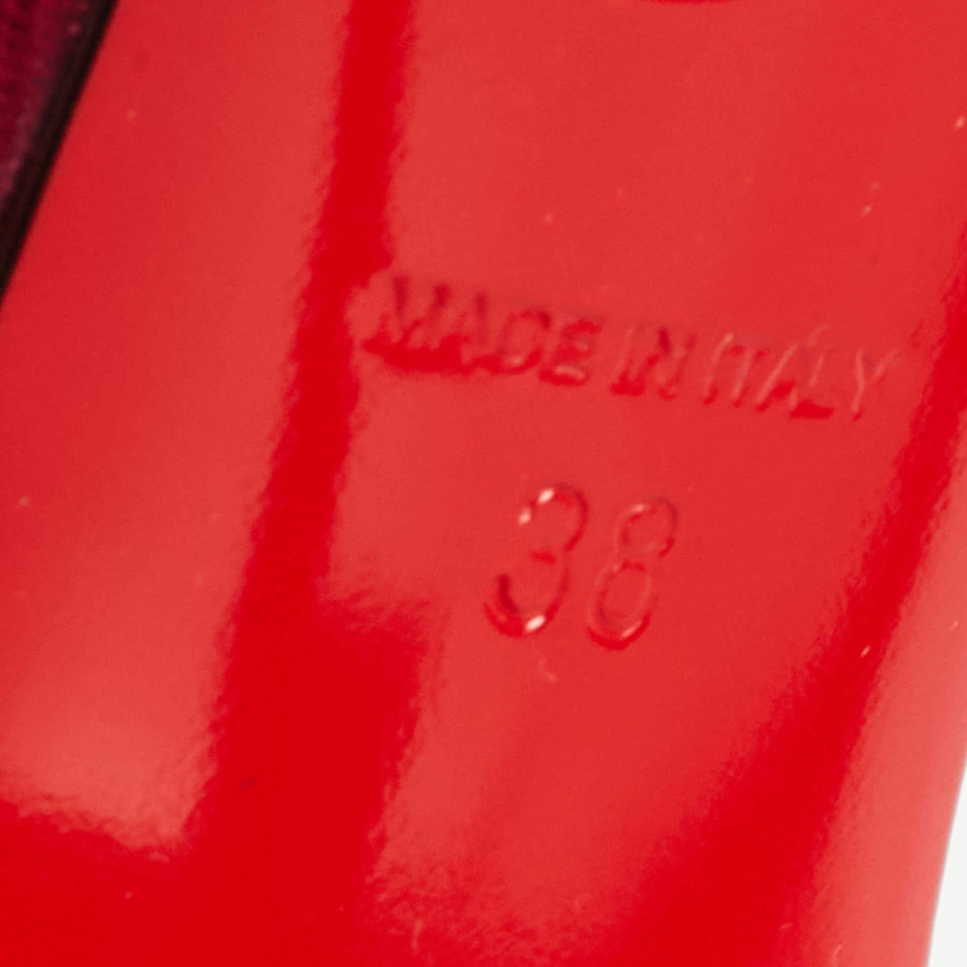 Christian Louboutin Escarpins Suzzanne en daim et paillettes multicolores Taille 38 en vente 3