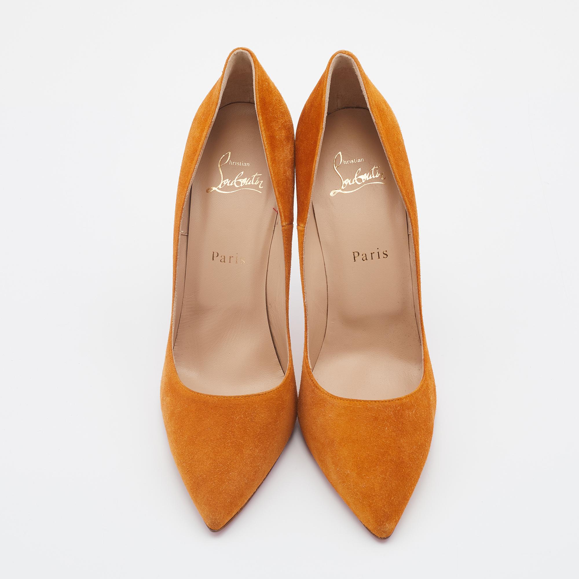 Named after English model Kate Moss, this pair of Christian Louboutin So Kate pumps reflects elegance and sophistication in every step. Proving the brand's expertise in the art of stiletto making, it has been strikingly crafted from mustard yellow