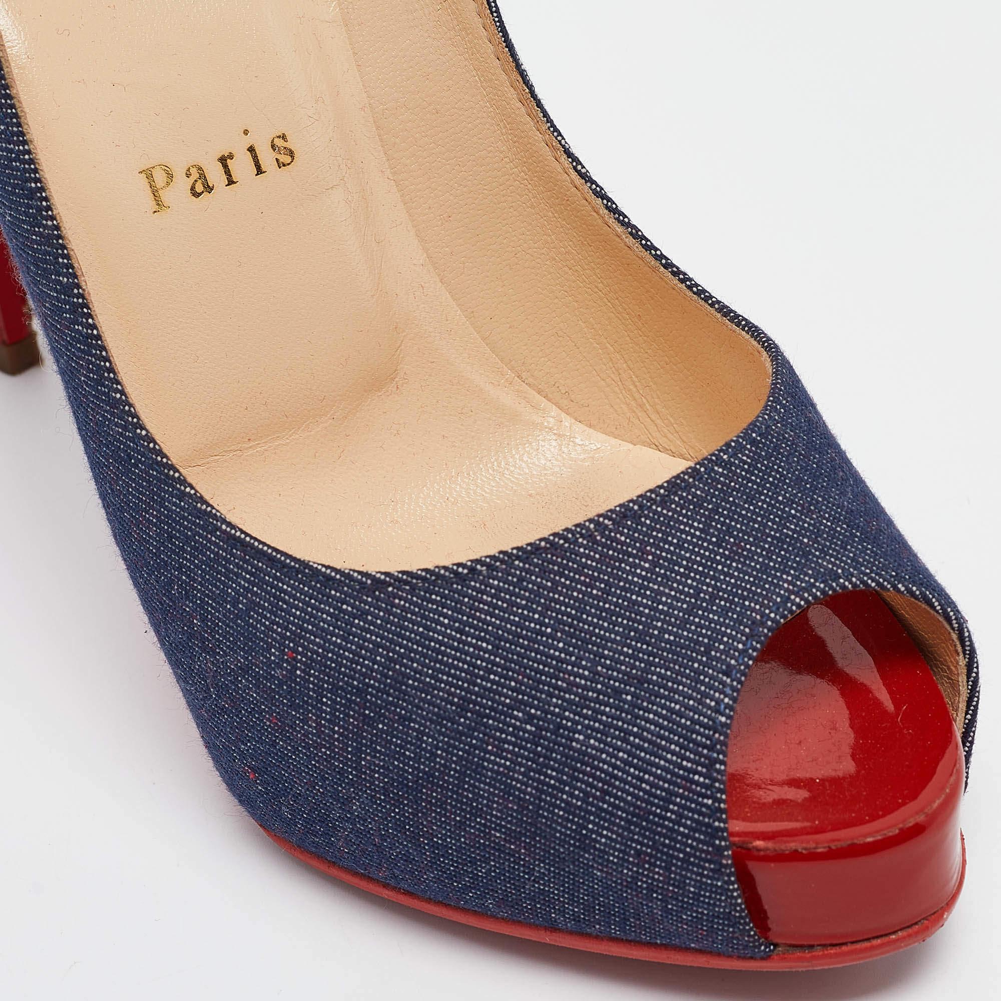 Christian Louboutin escarpins très prisés à bout ouvert bleu marine taille 35,5 en vente 2