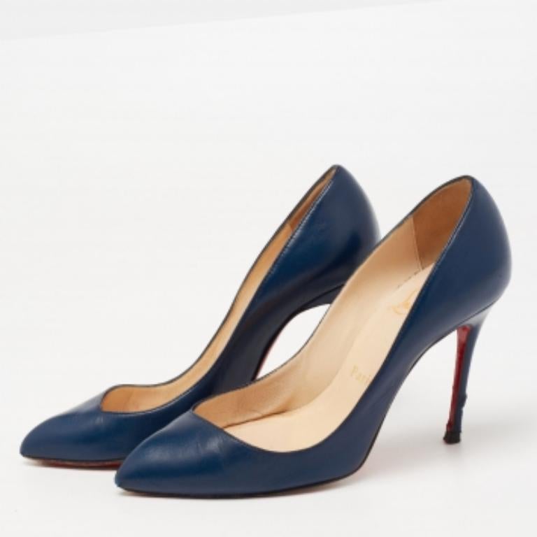 Characterized by its clean, impressive silhouette, these pumps showcase Christian Louboutin's flair in the art of shoemaking. The pair flaunts a contemporary hue. From formal to casual and evening looks, this gorgeous pair will look great on all